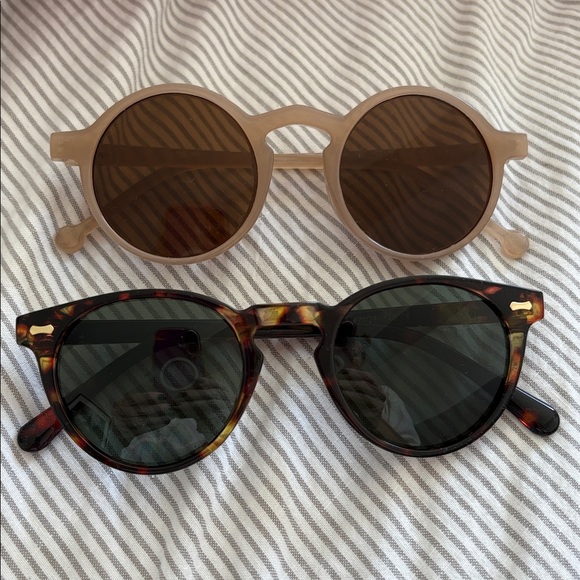 Other - Stylish Round Sunglasses Set